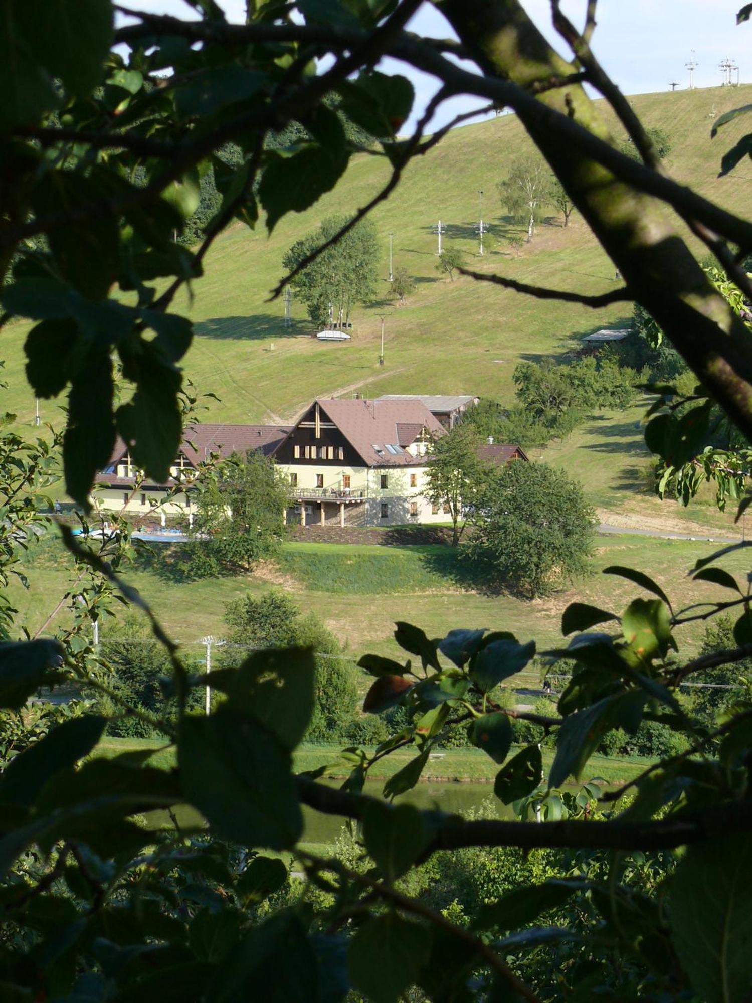 Penzion Malovany Osvetimany Экстерьер фото