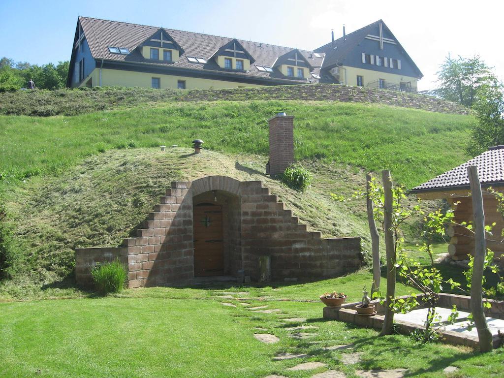 Penzion Malovany Osvetimany Экстерьер фото